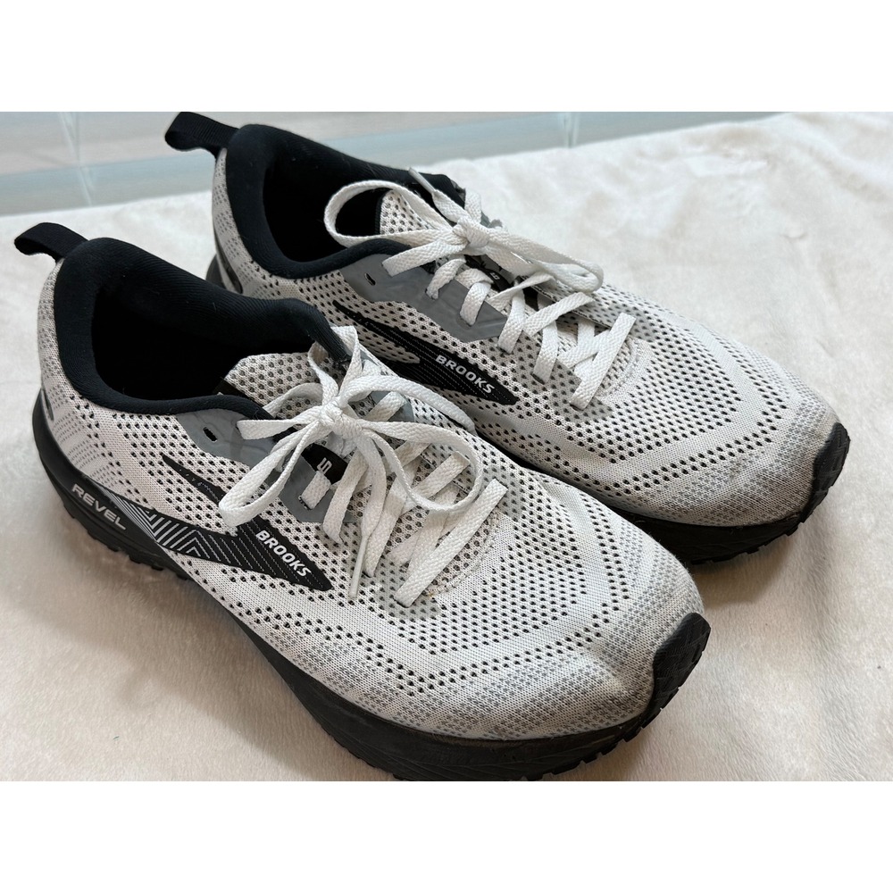 Brooks Revel 5 Women's 10 B White Black Neutral Road Running Athletic Shoes